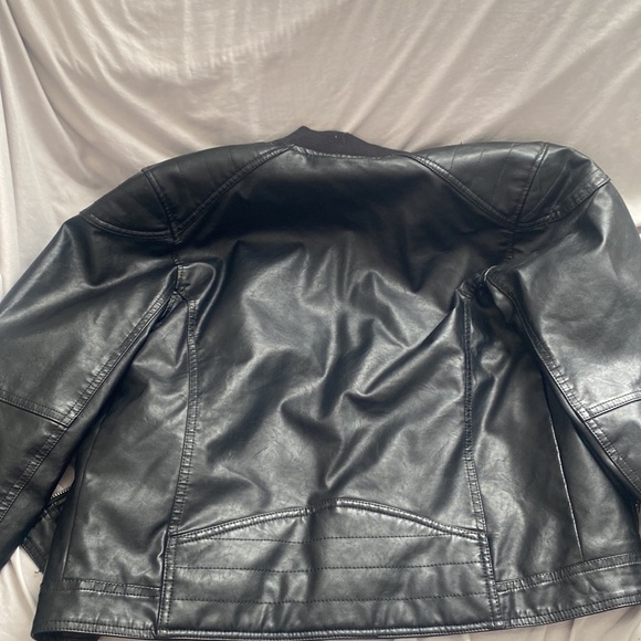 H&M beautiful leather jacket for nice young man - Picture 3 of 3